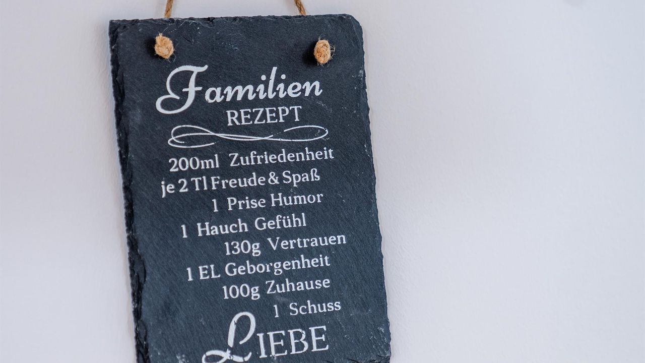 FAMILIENZEIT FAMILIENZEIT